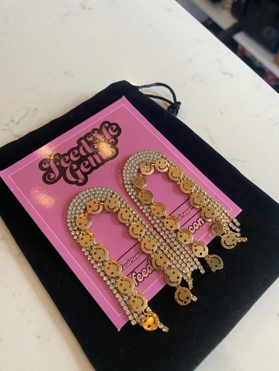 Feed Me Gems Be Happy Smiley Rainbow Earrings NWT - Picture 2 of 3